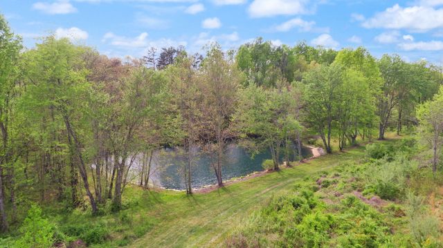 2190 Lily Road, London, KY 40744