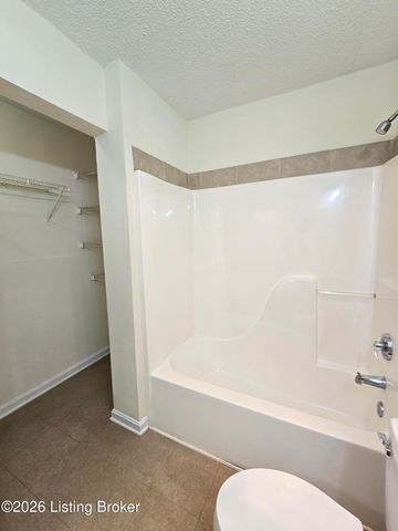6418 Venango Dr 4, Louisville, KY 40258