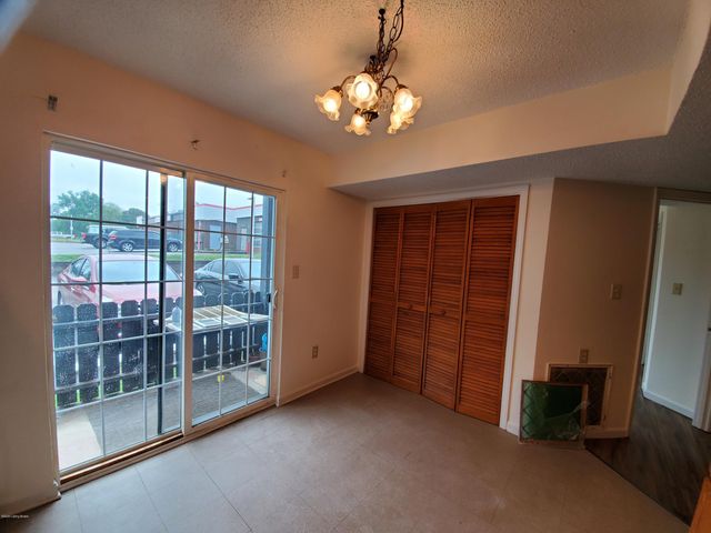 6418 Venango Dr 4, Louisville, KY 40258