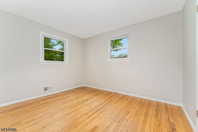 10 Lynnfield Ter, Lopatcong Twp., NJ 08865