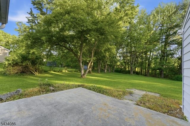 10 Lynnfield Ter, Lopatcong Twp., NJ 08865