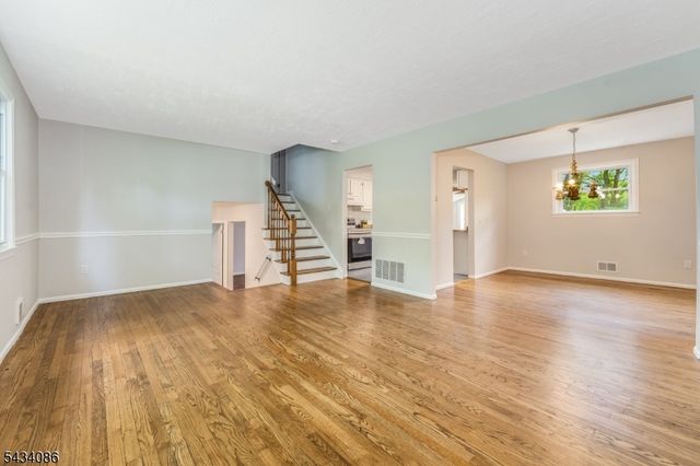 10 Lynnfield Ter, Lopatcong Twp., NJ 08865