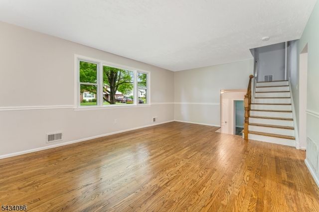 10 Lynnfield Ter, Lopatcong Twp., NJ 08865