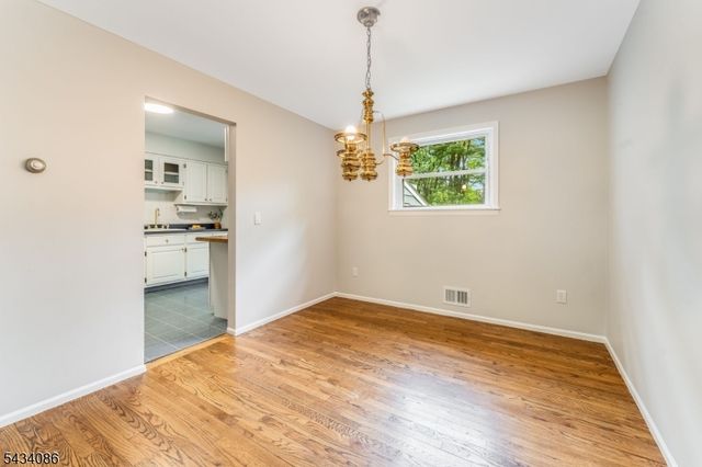 10 Lynnfield Ter, Lopatcong Twp., NJ 08865