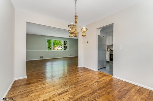 10 Lynnfield Ter, Lopatcong Twp., NJ 08865