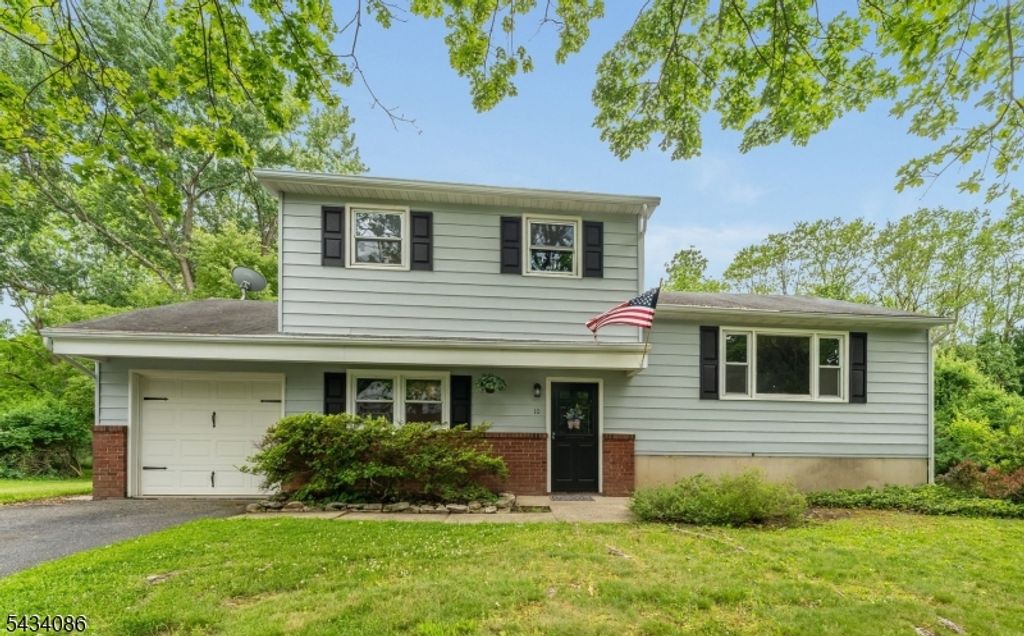 10 Lynnfield Ter, Lopatcong Twp., NJ 08865