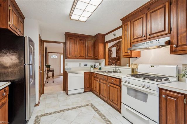 4640 Massena DR, Williamsburg, VA 23188