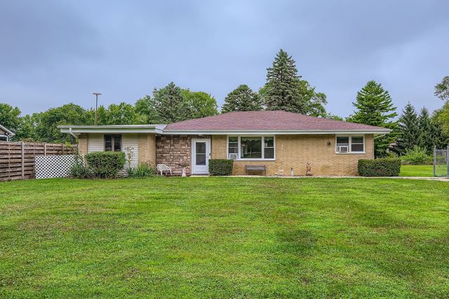 26066 W Oak Avenue, Antioch, IL 60002