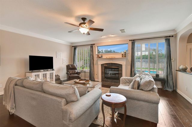 15918 Lake Loop Drive, Cypress, TX 77433