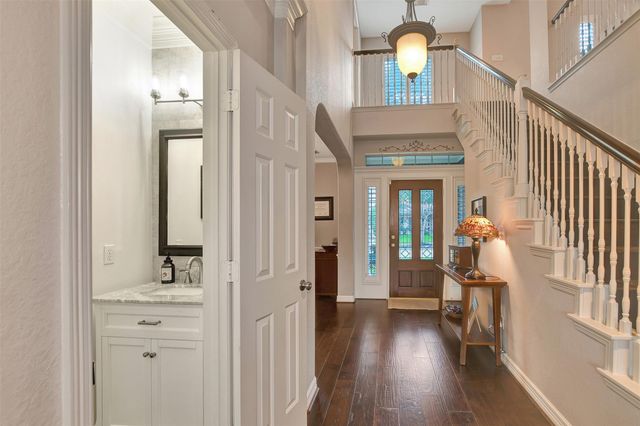 15918 Lake Loop Drive, Cypress, TX 77433