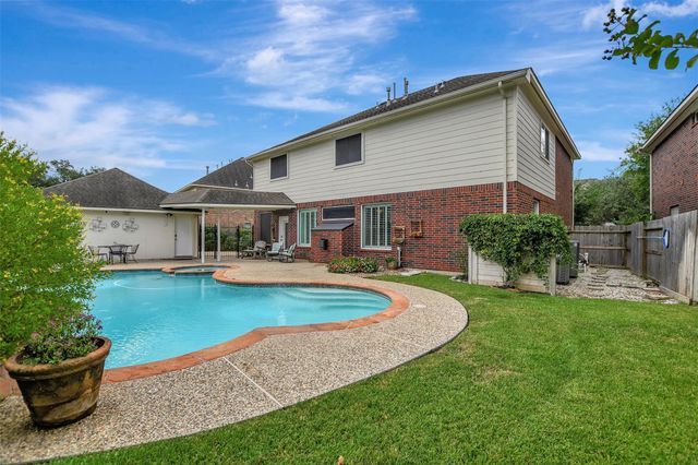 15918 Lake Loop Drive, Cypress, TX 77433