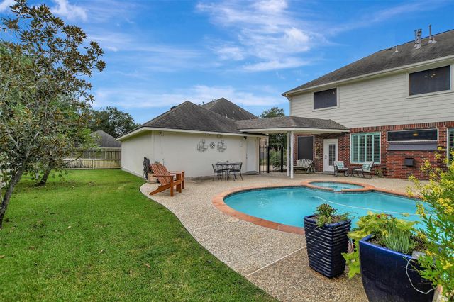 15918 Lake Loop Drive, Cypress, TX 77433