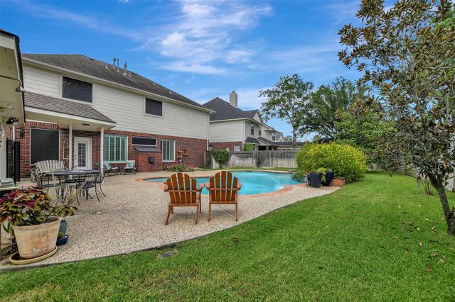 15918 Lake Loop Drive, Cypress, TX 77433