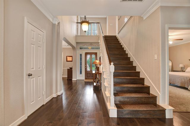 15918 Lake Loop Drive, Cypress, TX 77433