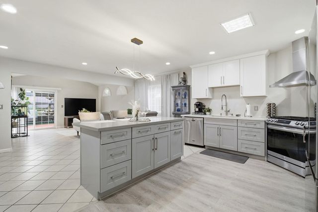 3020 San Andreas Dr, Union City, CA 94587