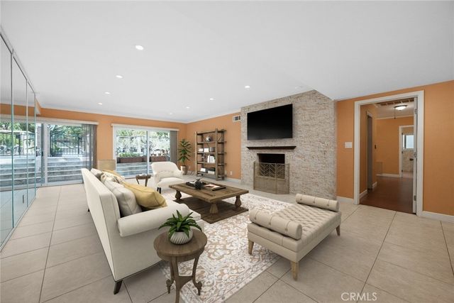 1011 Matilija, Glendale, CA 91202