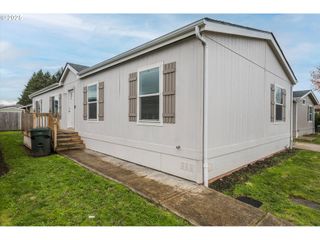 5217 Silver Loop NE, Salem, OR 97305