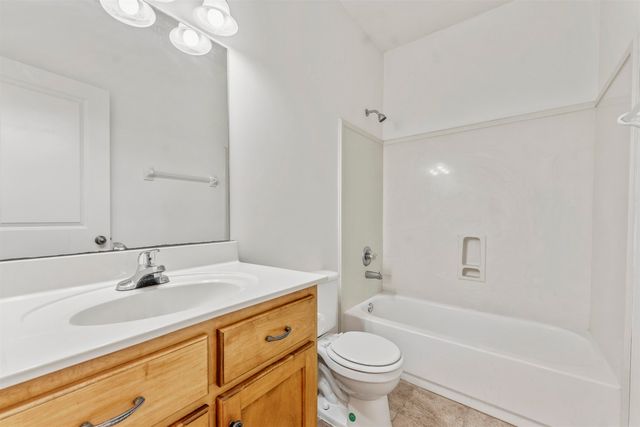 5350 EVERGREEN CREEK DR, Lakeland, TN 38002