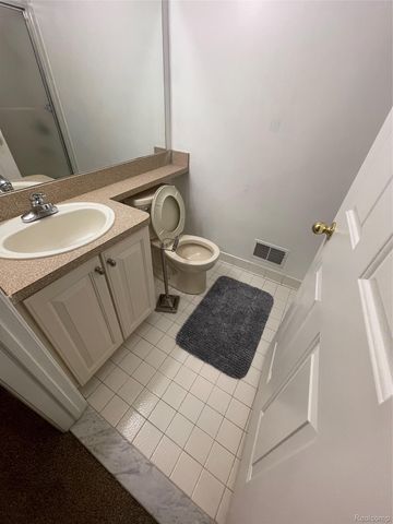13239 St Ervin Avenue 34, Detroit, MI 48215