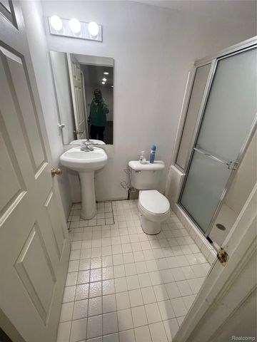 13239 St Ervin Avenue 34, Detroit, MI 48215