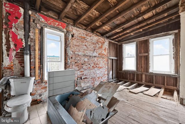 1752 N LECOUNT ST, Philadelphia, PA 19121