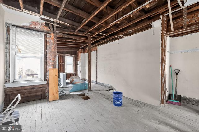 1752 N LECOUNT ST, Philadelphia, PA 19121