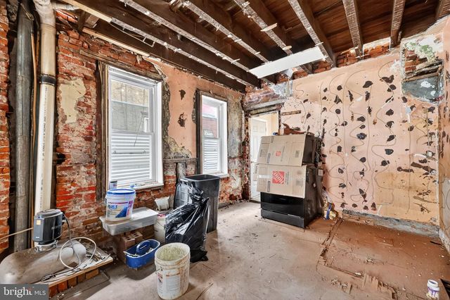 1752 N LECOUNT ST, Philadelphia, PA 19121