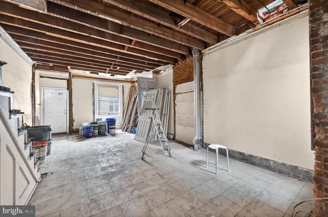 1752 N LECOUNT ST, Philadelphia, PA 19121