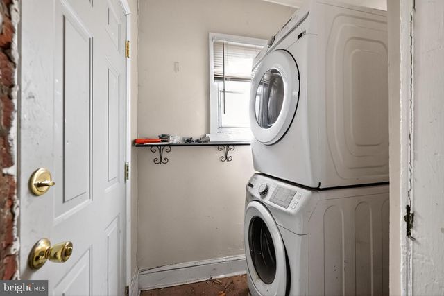 1752 N LECOUNT ST, Philadelphia, PA 19121