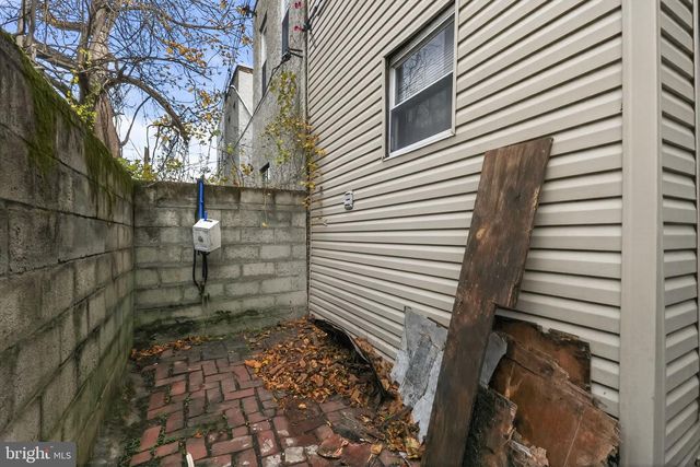 1752 N LECOUNT ST, Philadelphia, PA 19121