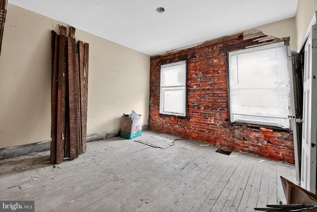 1752 N LECOUNT ST, Philadelphia, PA 19121