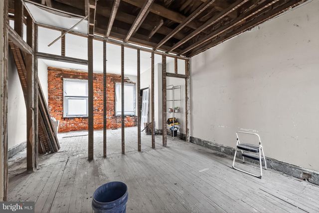 1752 N LECOUNT ST, Philadelphia, PA 19121