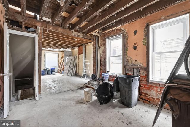 1752 N LECOUNT ST, Philadelphia, PA 19121