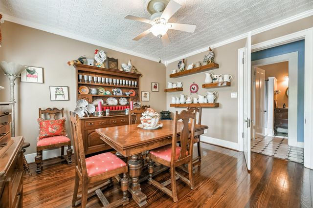 1128 Post Office Street, Galveston, TX 77550