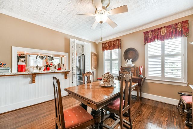 1128 Post Office Street, Galveston, TX 77550