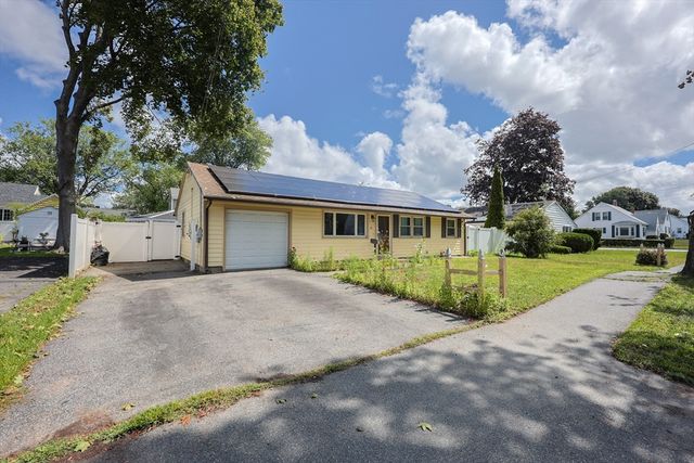 20 Beaconsfield Street, Lawrence, MA 01843