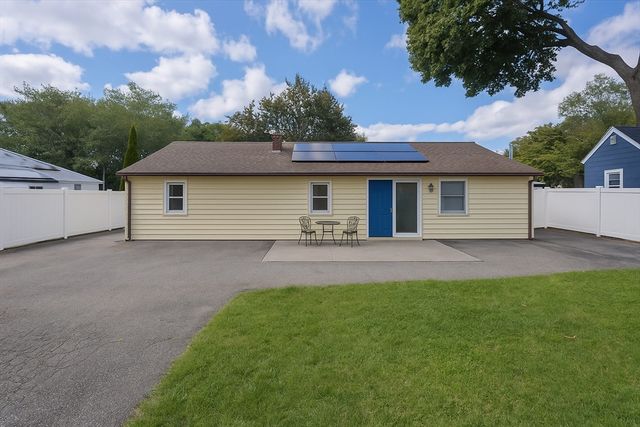 20 Beaconsfield Street, Lawrence, MA 01843