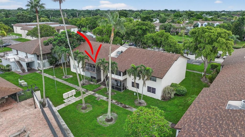 370 E Laurel Dr 6E, Margate, FL 33063