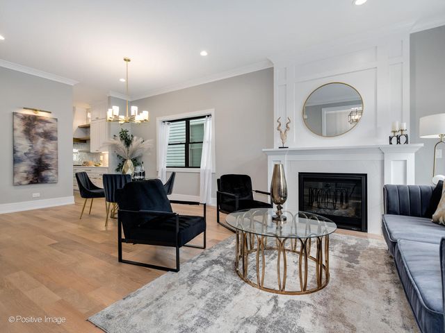 3015 N HAMILTON Avenue, Chicago, IL 60618