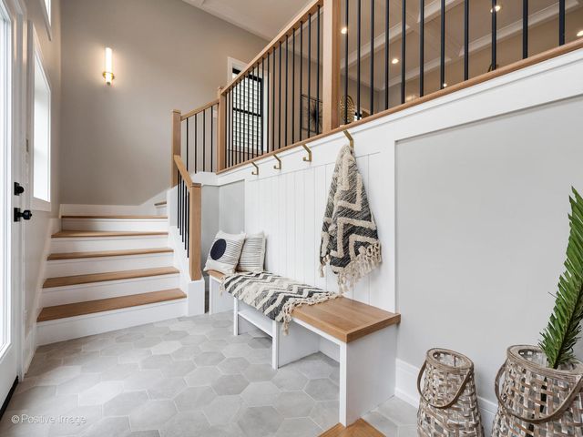 3015 N HAMILTON Avenue, Chicago, IL 60618