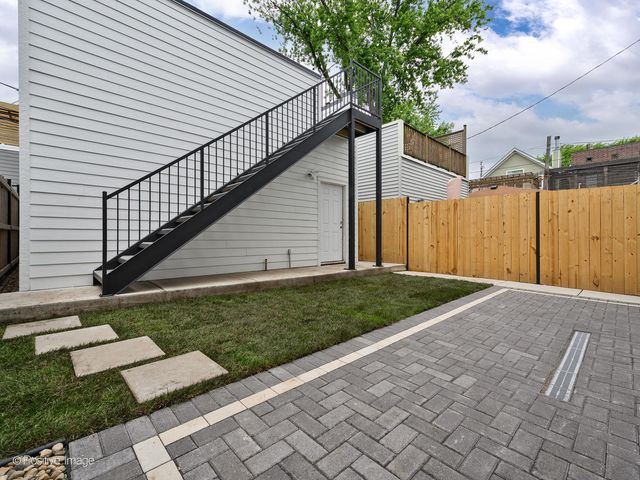 3015 N HAMILTON Avenue, Chicago, IL 60618