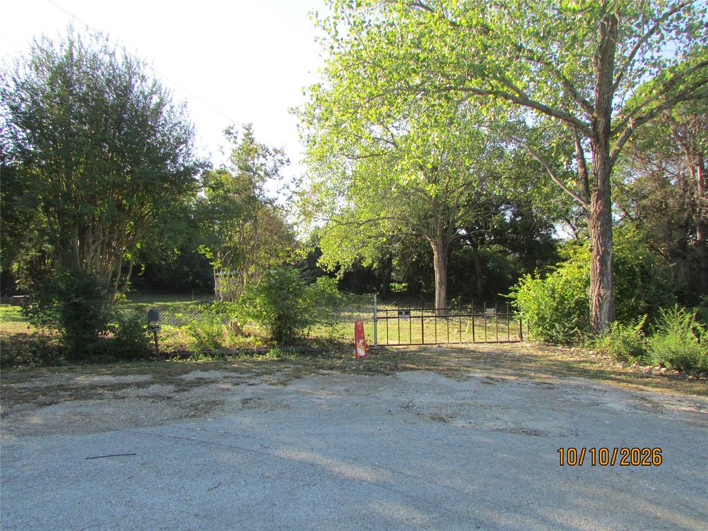 3812 Timberview Court, Joshua, TX 76058 — exterior