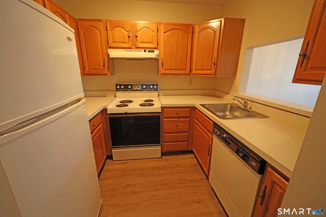 47 Highland Street 214, West Hartford, CT 06119