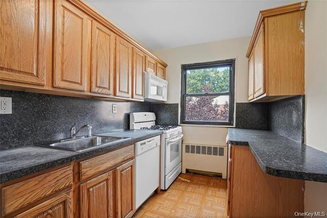 90-55 Shore Parkway 68, Howard Beach, NY 11414