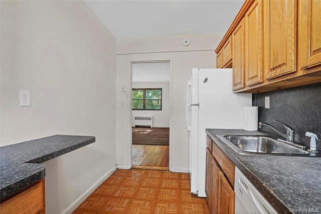 90-55 Shore Parkway 68, Howard Beach, NY 11414