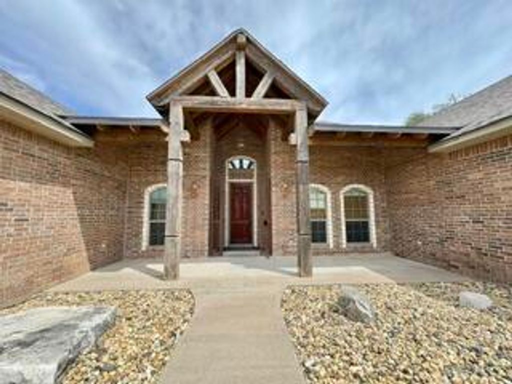 Image 3 of property listing at 3765 Encino Drive, Christoval, TX 76935