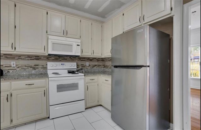 100 Hardwood Court, Fayetteville, GA 30214