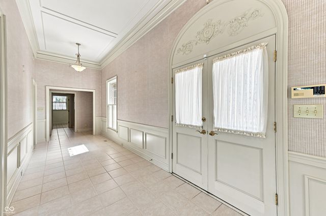 7927 Beaumont Green West Drive, Indianapolis, IN 46250