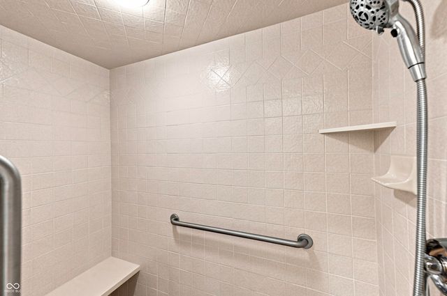 7927 Beaumont Green West Drive, Indianapolis, IN 46250
