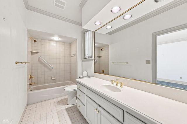 7927 Beaumont Green West Drive, Indianapolis, IN 46250